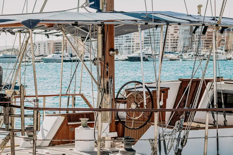Brod za najam i dnevne izlete na Navigate Croatia platformi