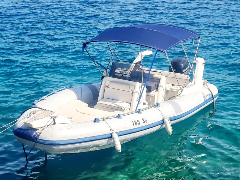 Marlin 20 in Stari Grad